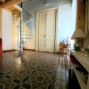 Lina's House , Katania Włochy